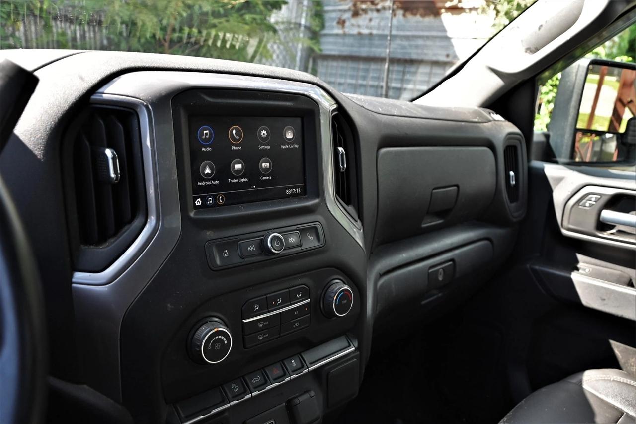 Chevrolet Silverado photo 11