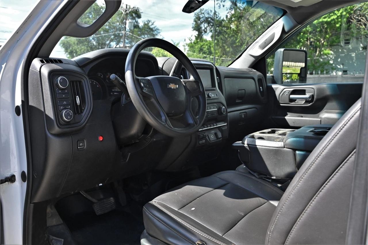 Chevrolet Silverado photo 13