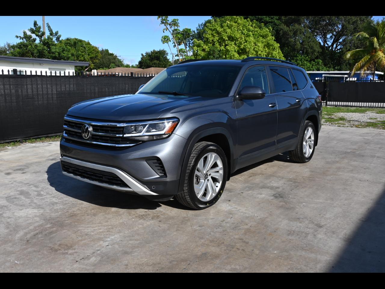 2022 Volkswagen Atlas SE w/Tech Pkg Sport Utility 4D