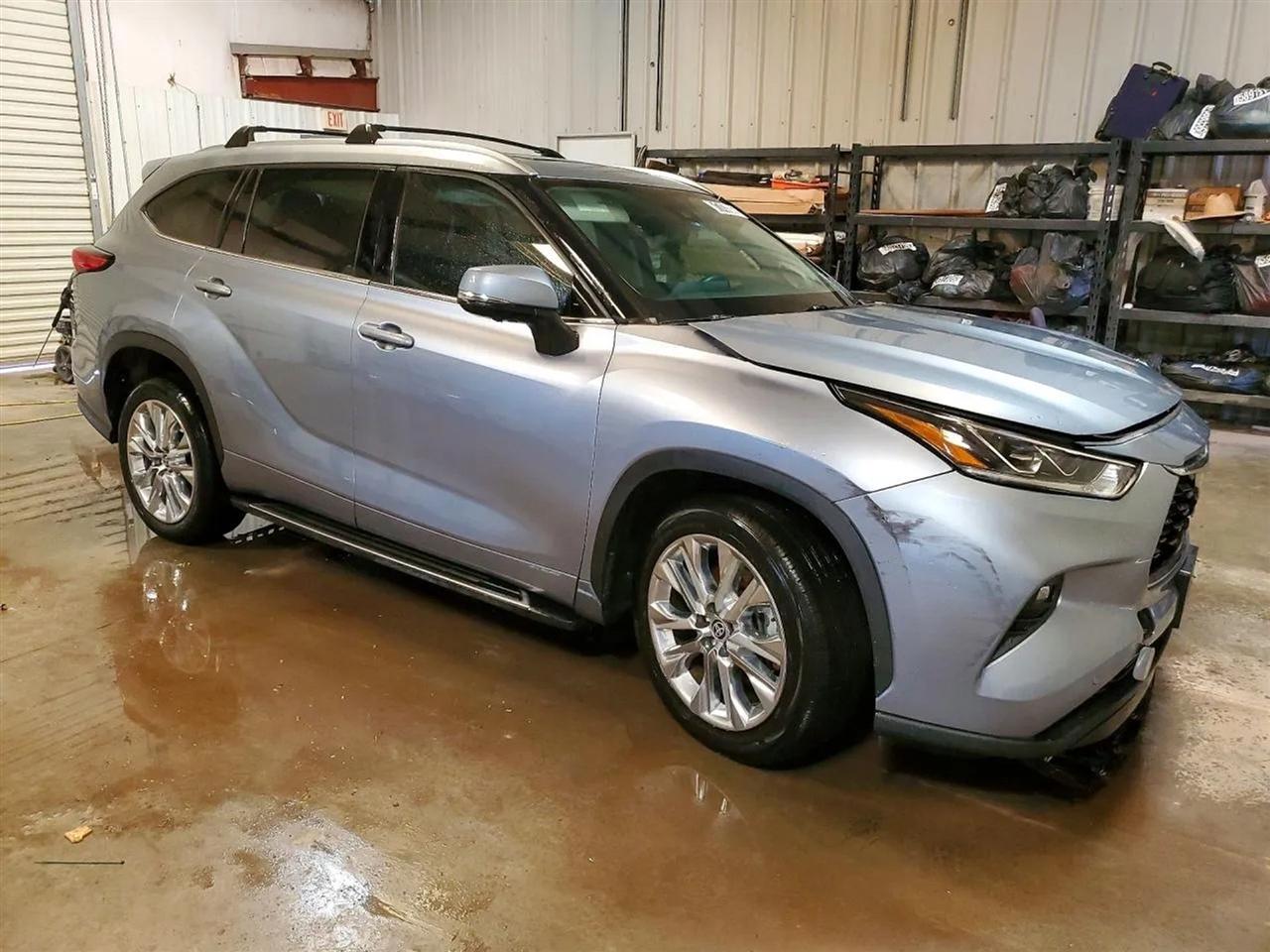 2023 Toyota Highlander Hybrid Limited Sport Utility 4D