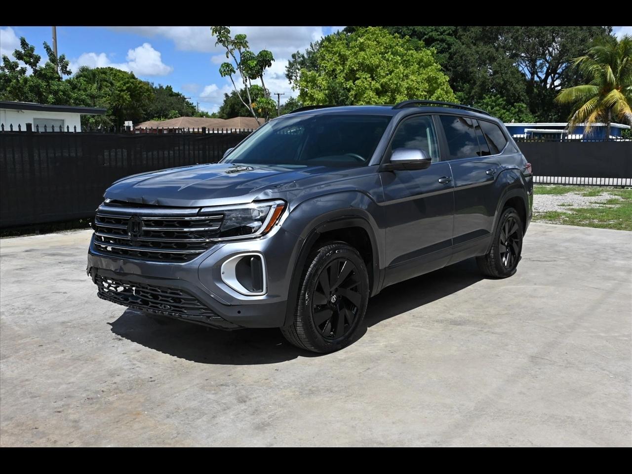 2025 Volkswagen Atlas SE w/Tech Pkg Sport Utility 4D