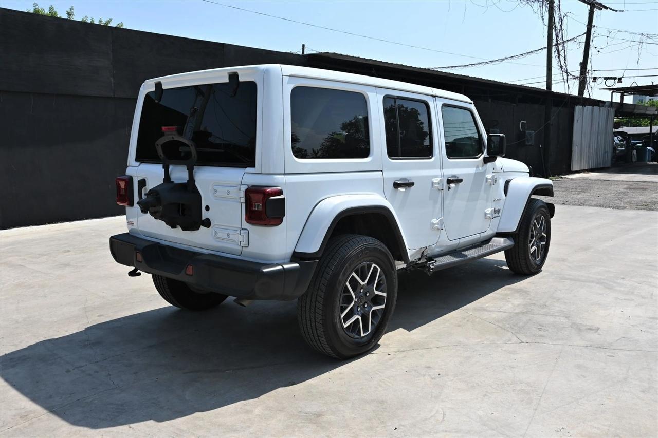 Jeep Wrangler photo 6
