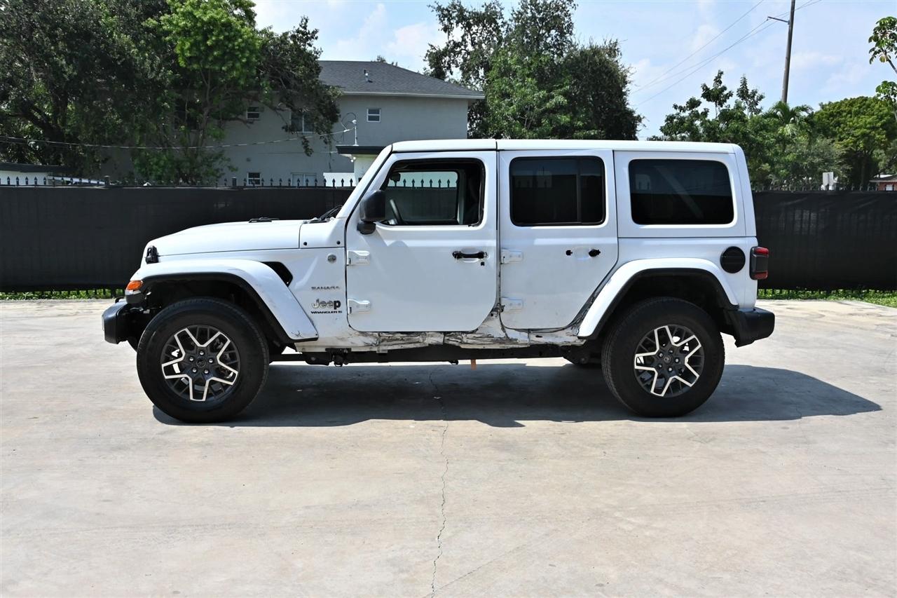Jeep Wrangler photo 8