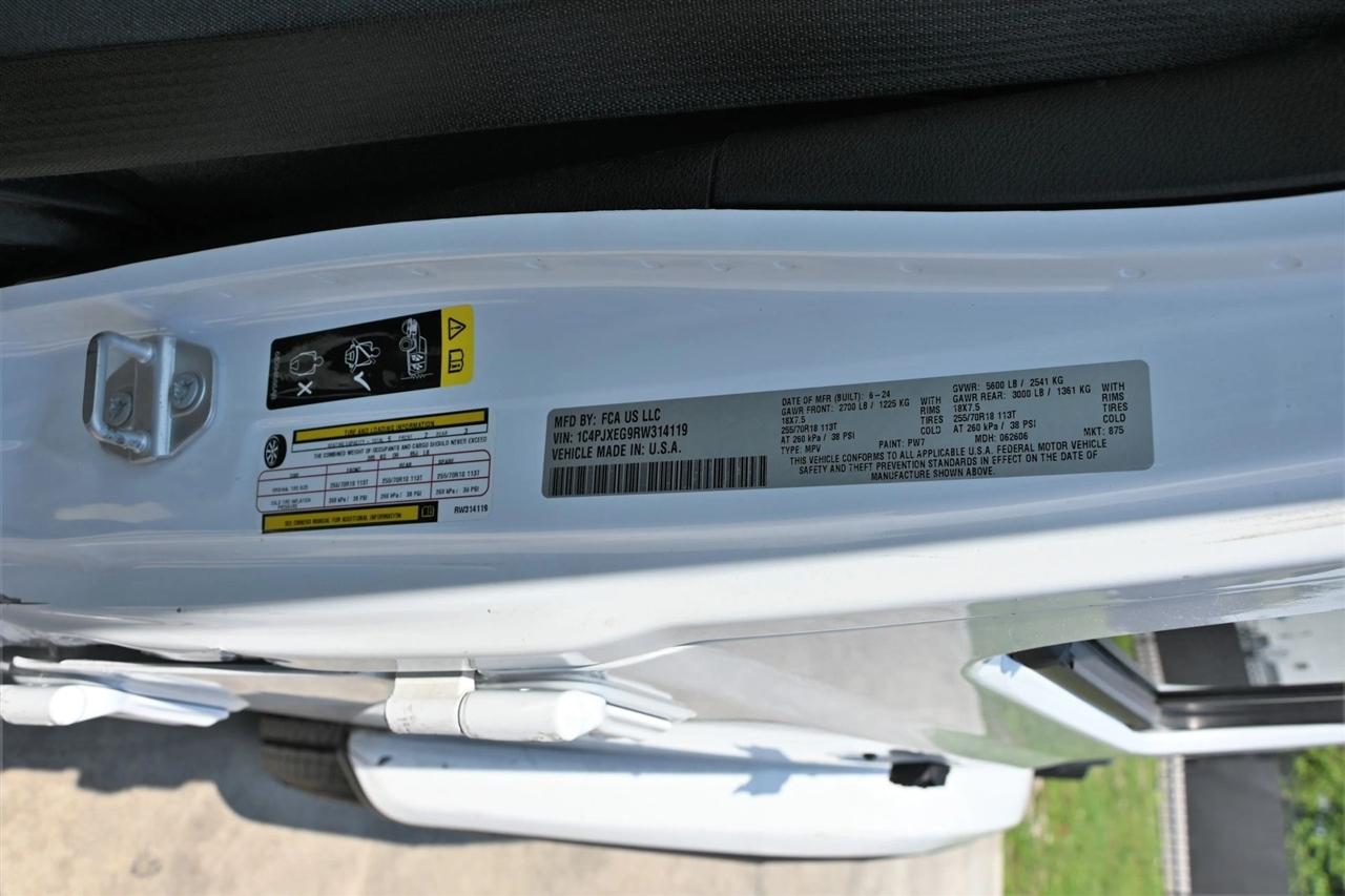 Jeep Wrangler photo 18