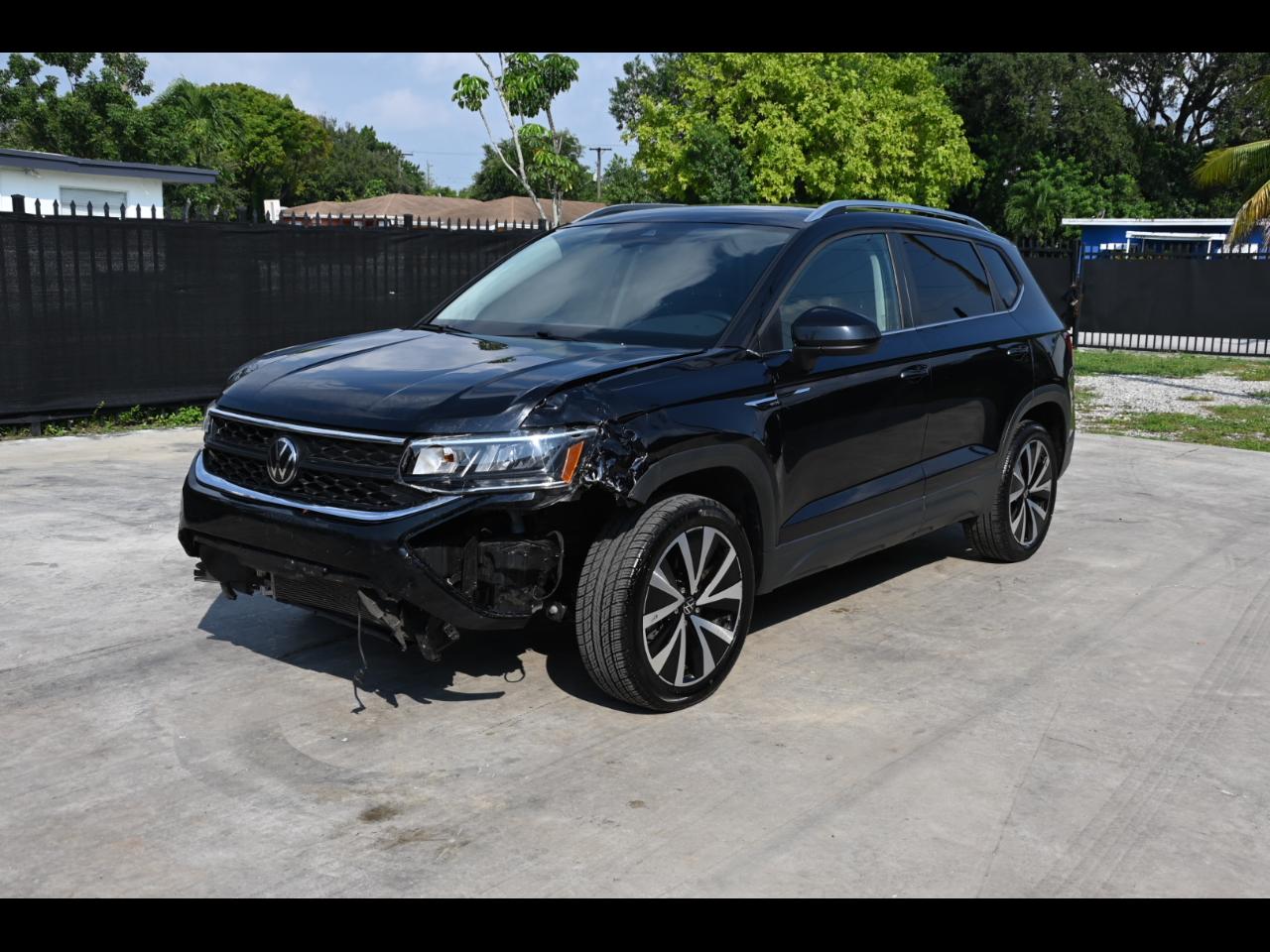 2024 Volkswagen Taos SE Sport Utility 4D
