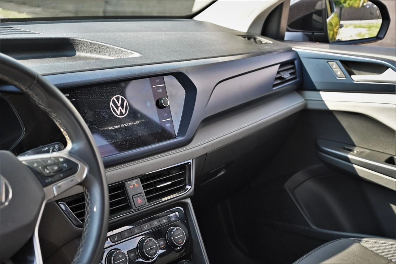 Volkswagen Taos photo 11