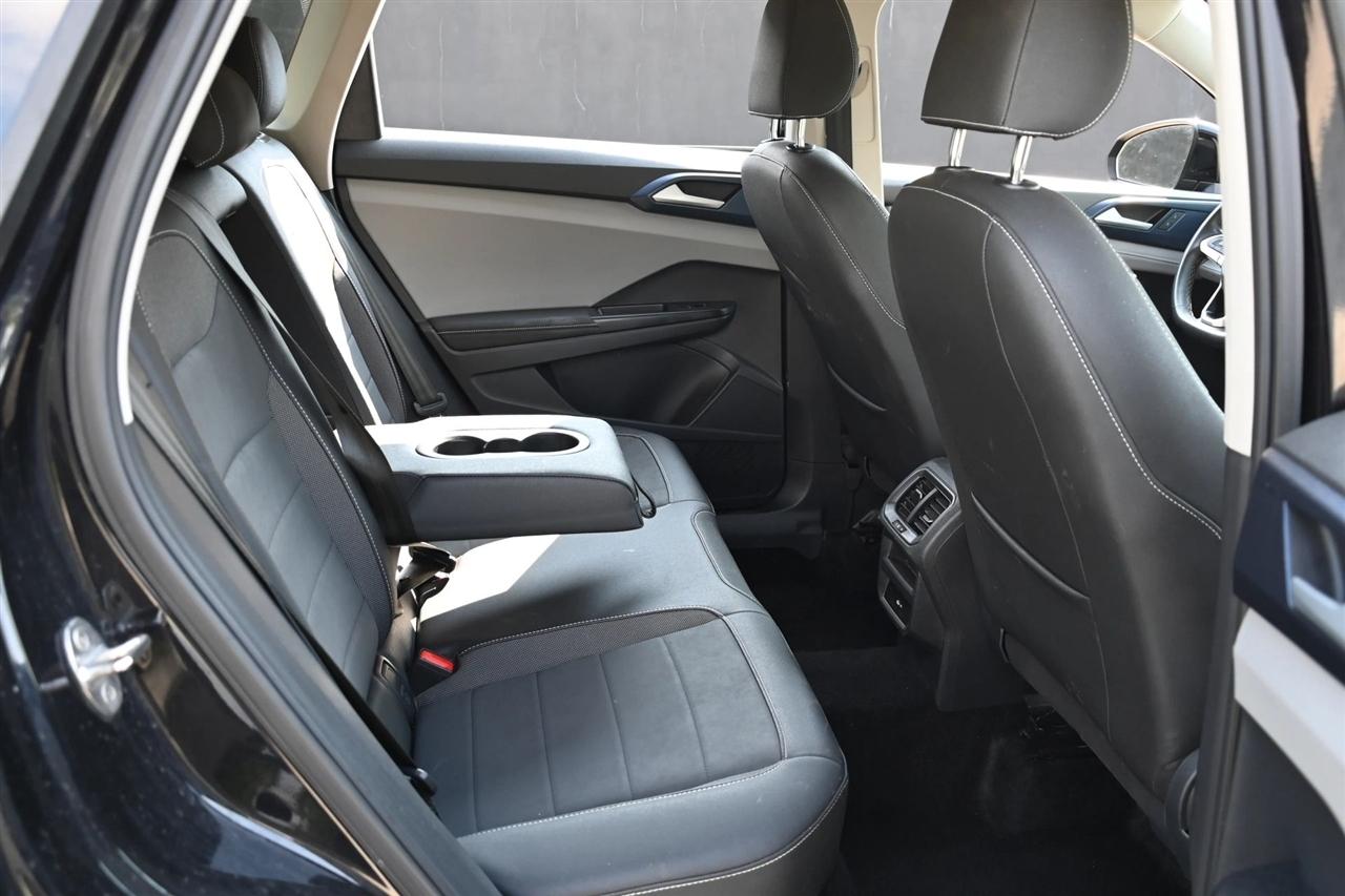 Volkswagen Taos photo 17