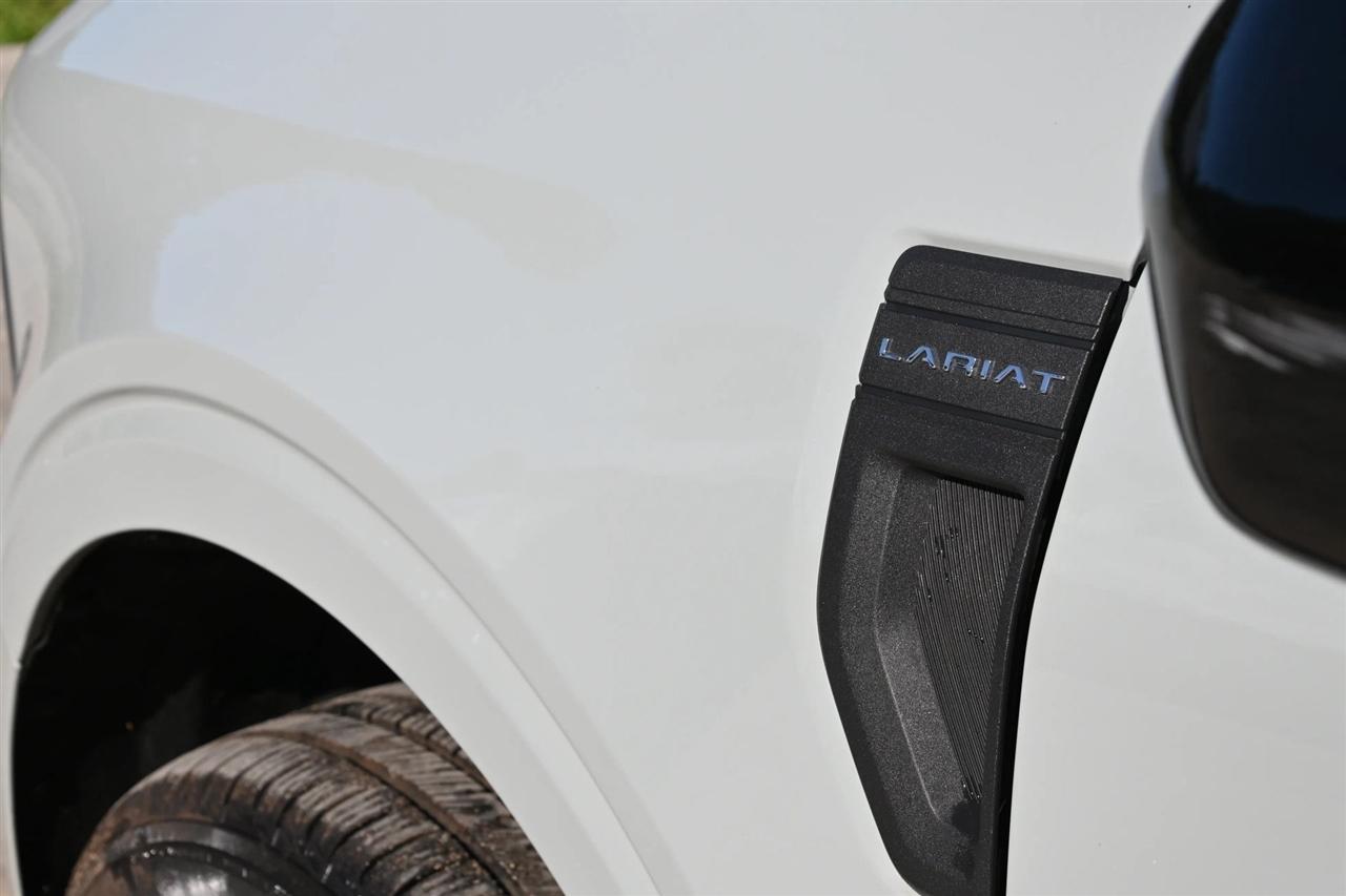 Ford Maverick photo 9