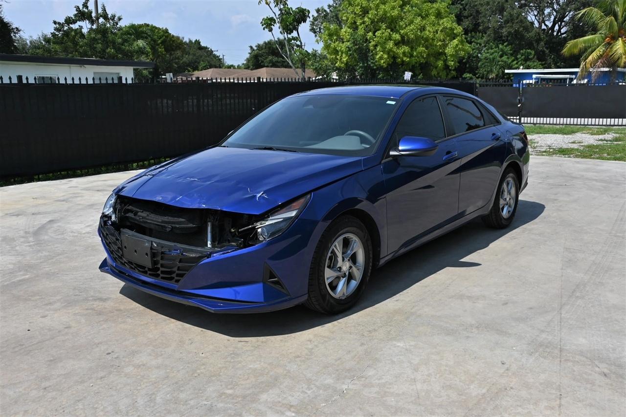 Hyundai Elantra photo 2