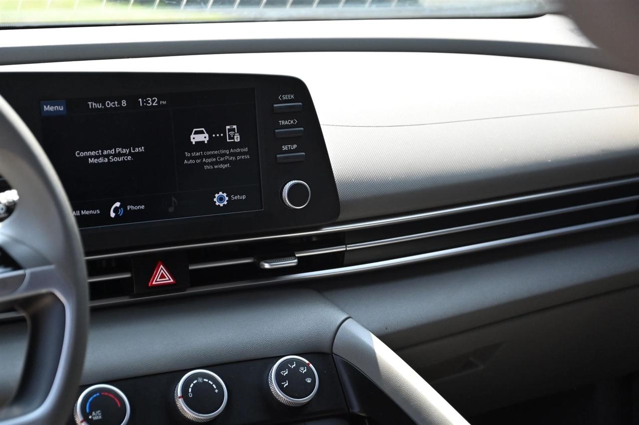 Hyundai Elantra photo 9