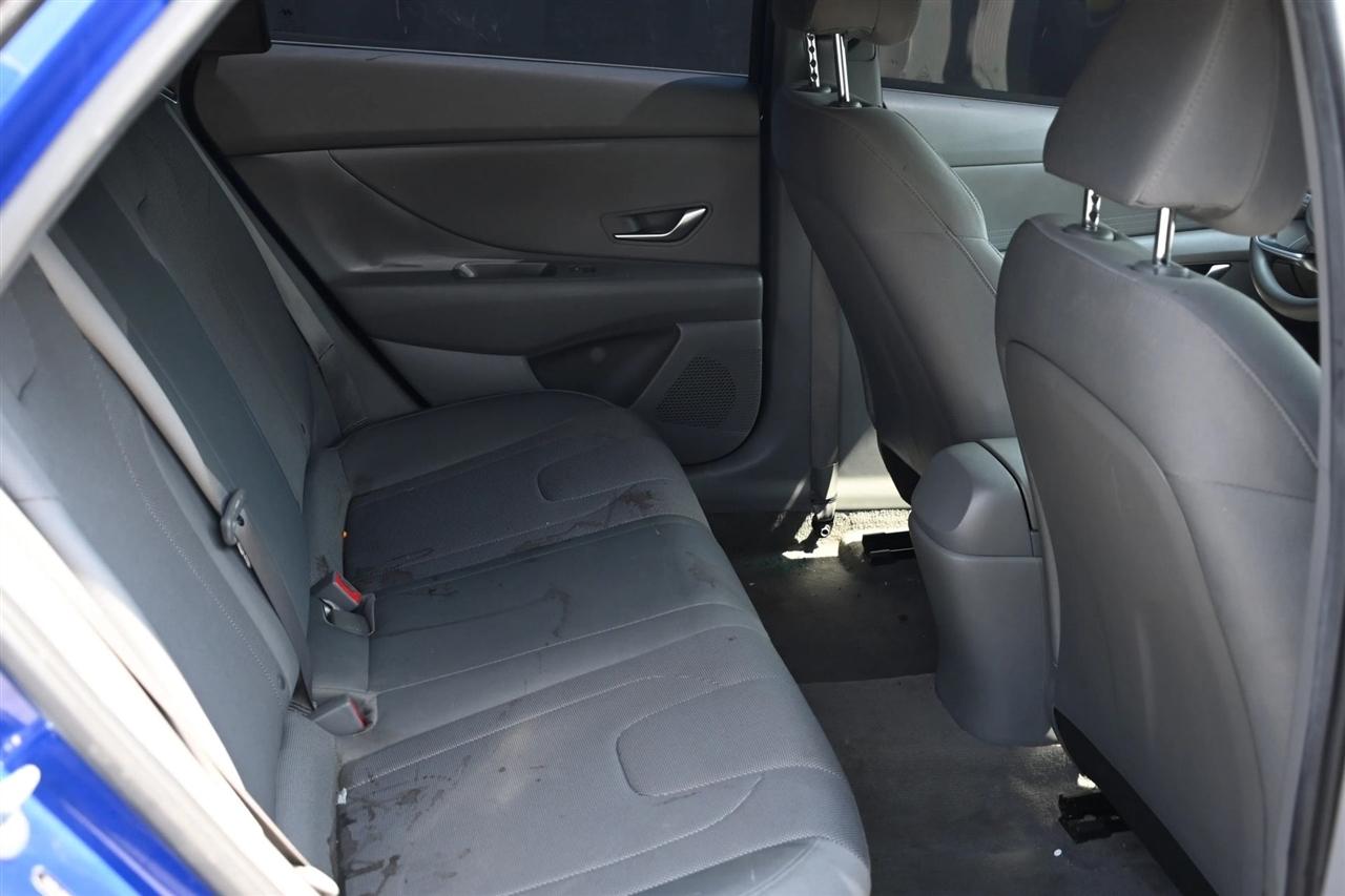 Hyundai Elantra photo 15