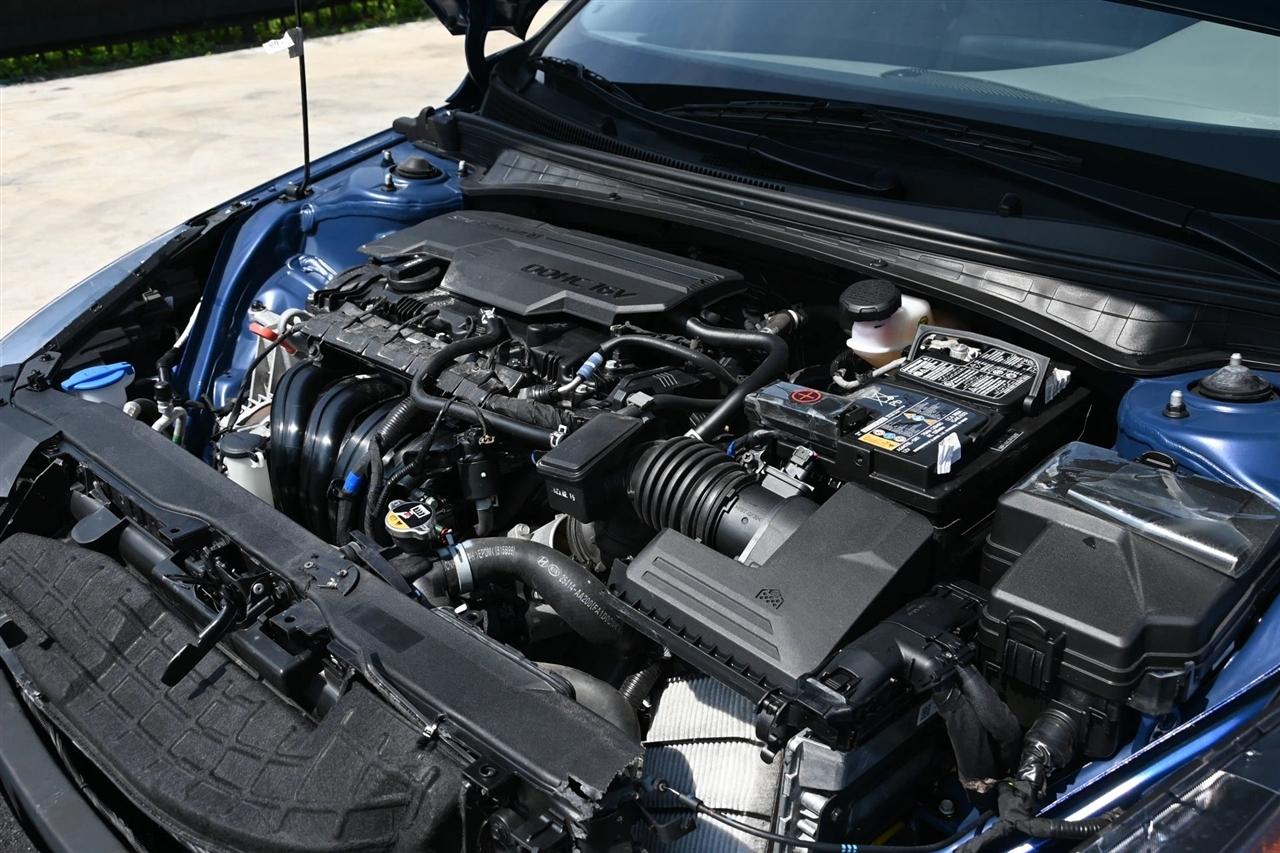 Hyundai Elantra photo 17