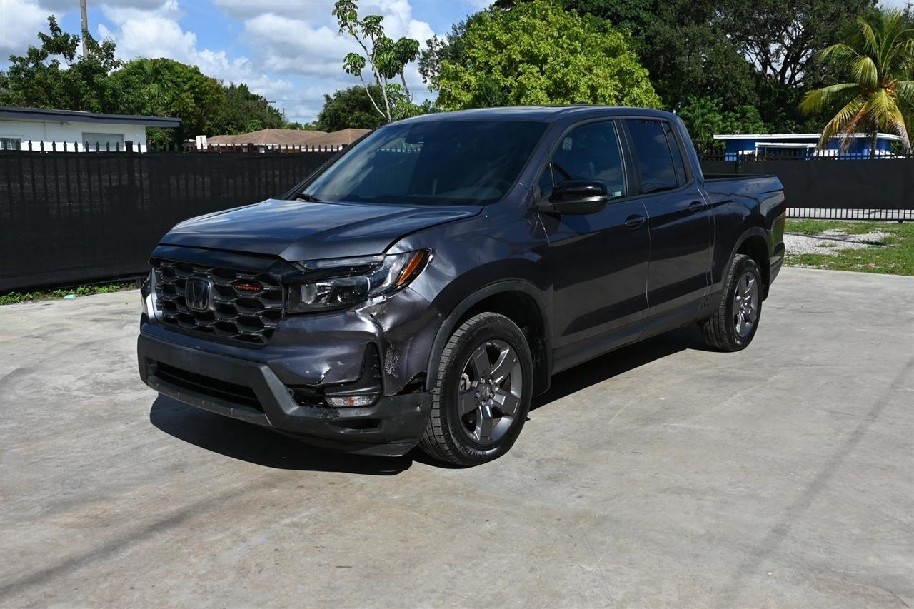 Honda Ridgeline photo 2