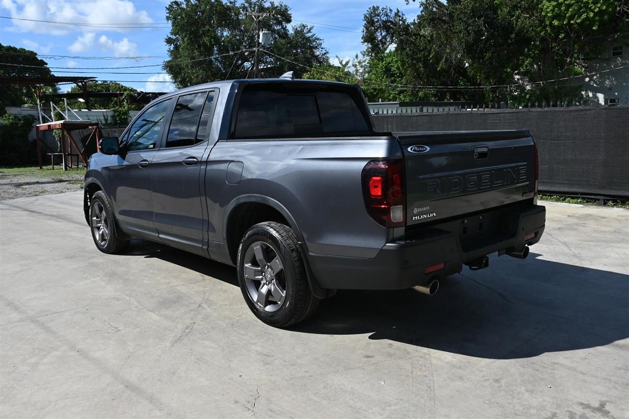 Honda Ridgeline photo 3