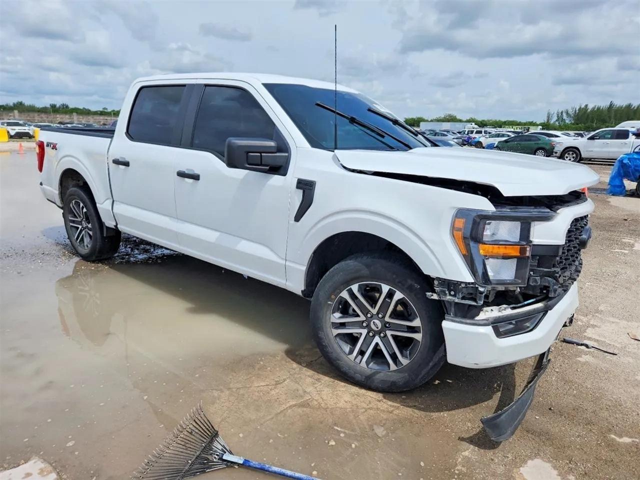 2023 Ford F-150 XL Pickup 4D 5 1/2 ft