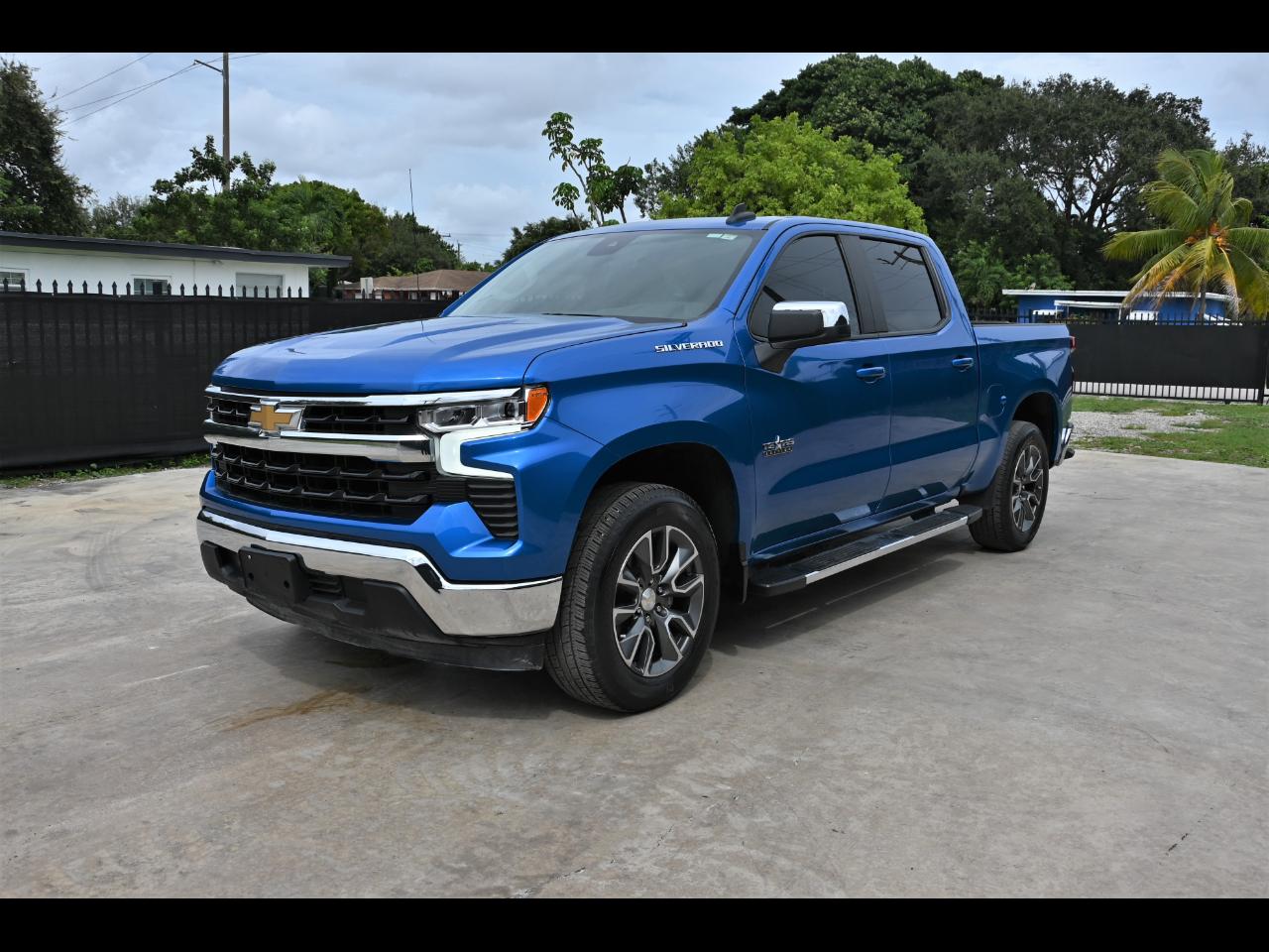 2023 Chevrolet Silverado 1500 LT Pickup 4D 5 3/4 ft