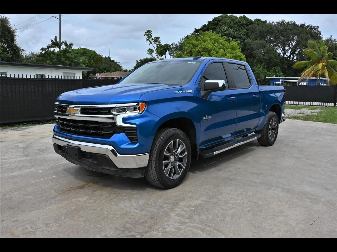 2023 Chevrolet Silverado 1500 LT Pickup 4D 5 3/4 ft