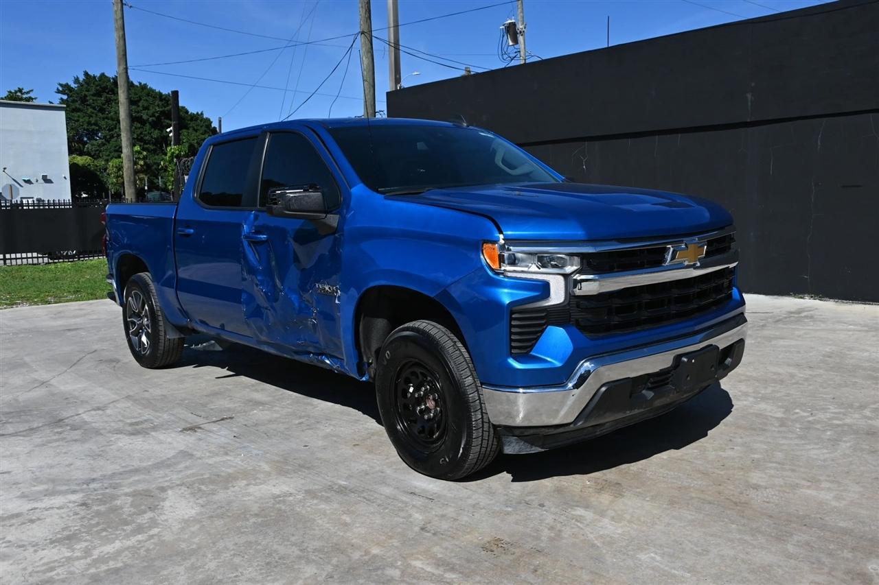 Chevrolet Silverado photo 2