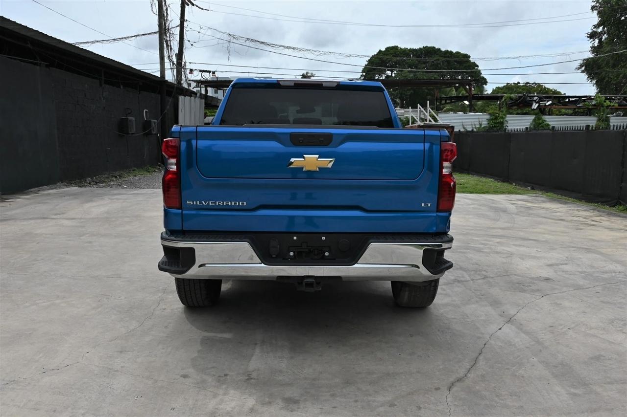 Chevrolet Silverado photo 4