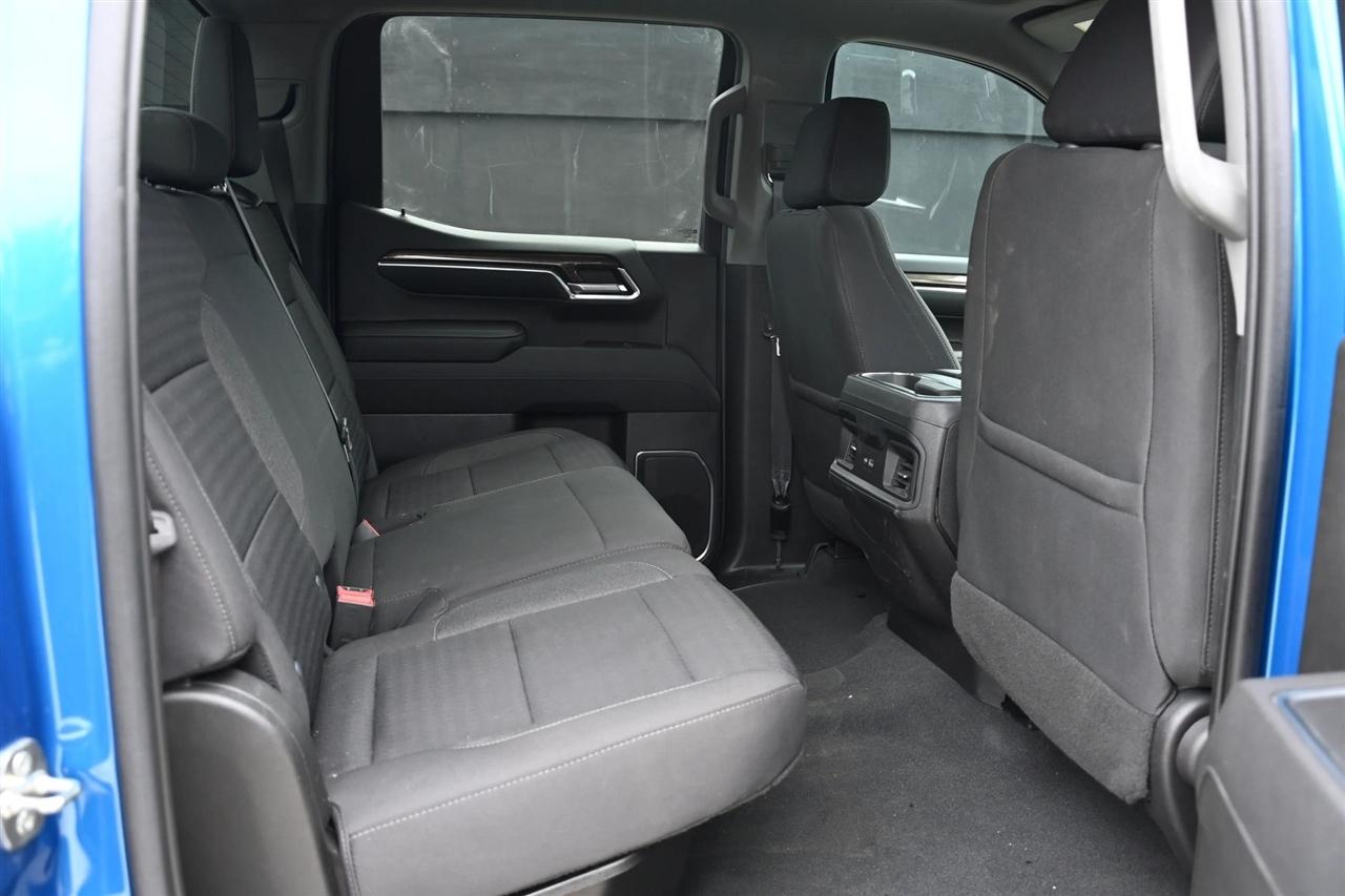 Chevrolet Silverado photo 15