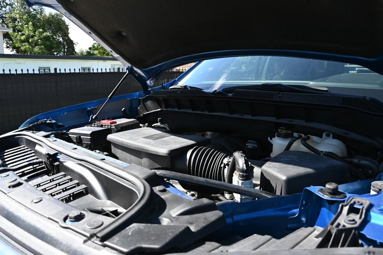 Chevrolet Silverado photo 16