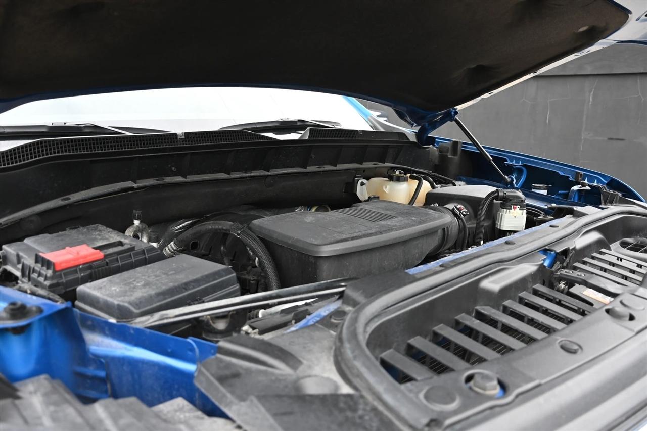 Chevrolet Silverado photo 17
