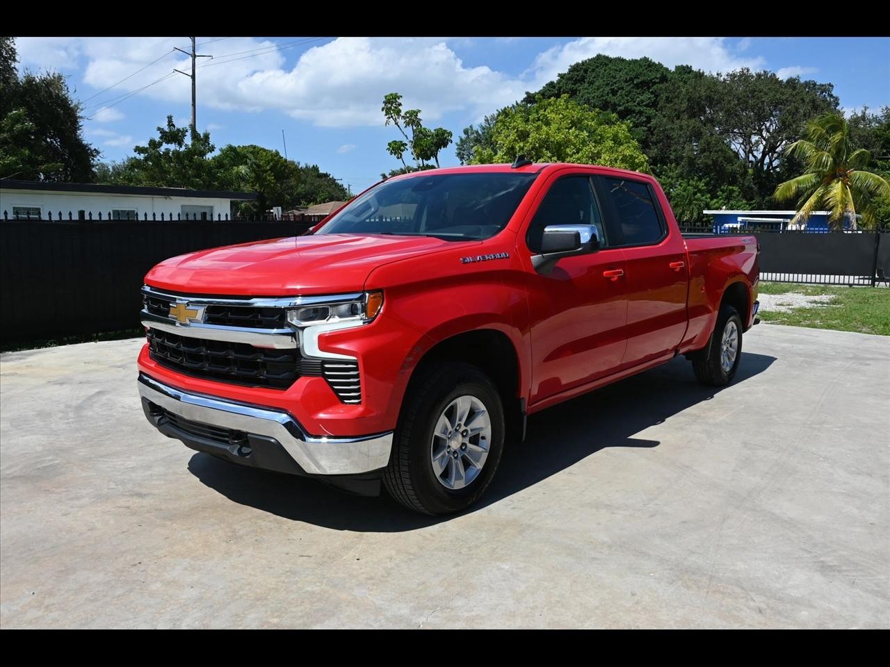 2023 Chevrolet Silverado 1500 LT Pickup 4D 6 1/2 ft