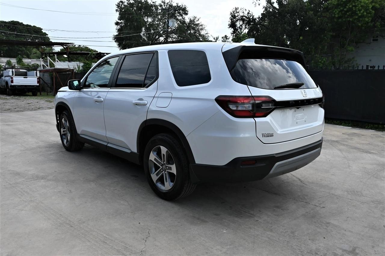 Honda Pilot photo 3