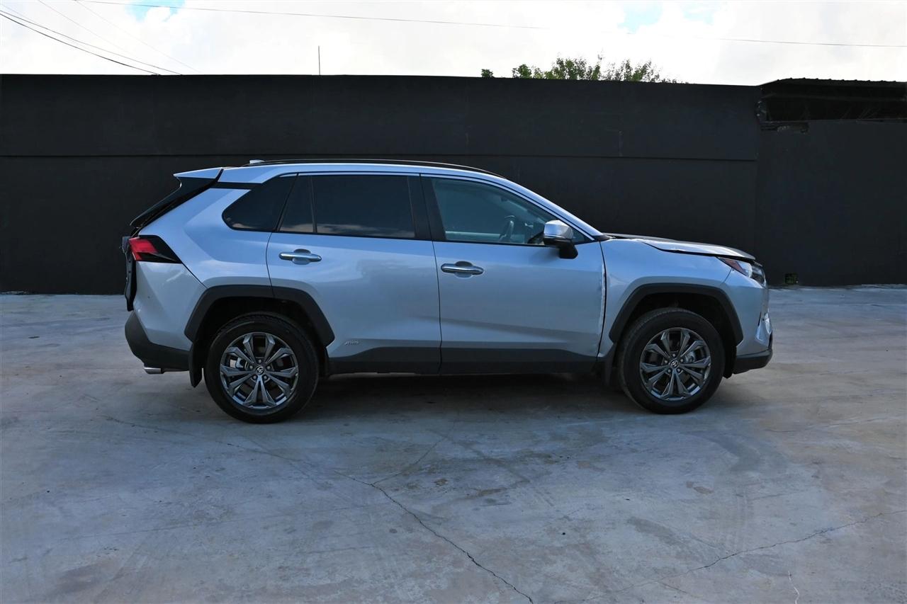 Toyota RAV4 photo 6