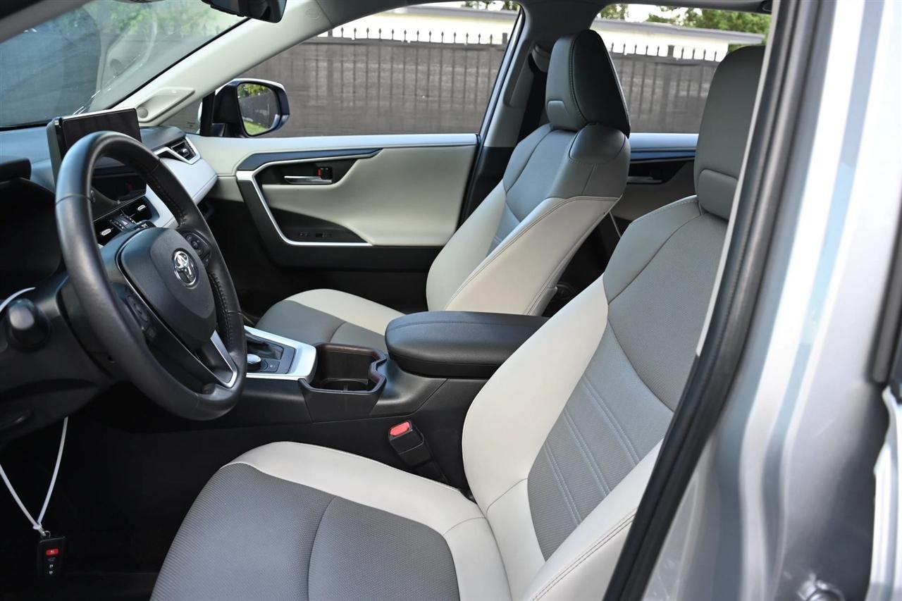 Toyota RAV4 photo 10
