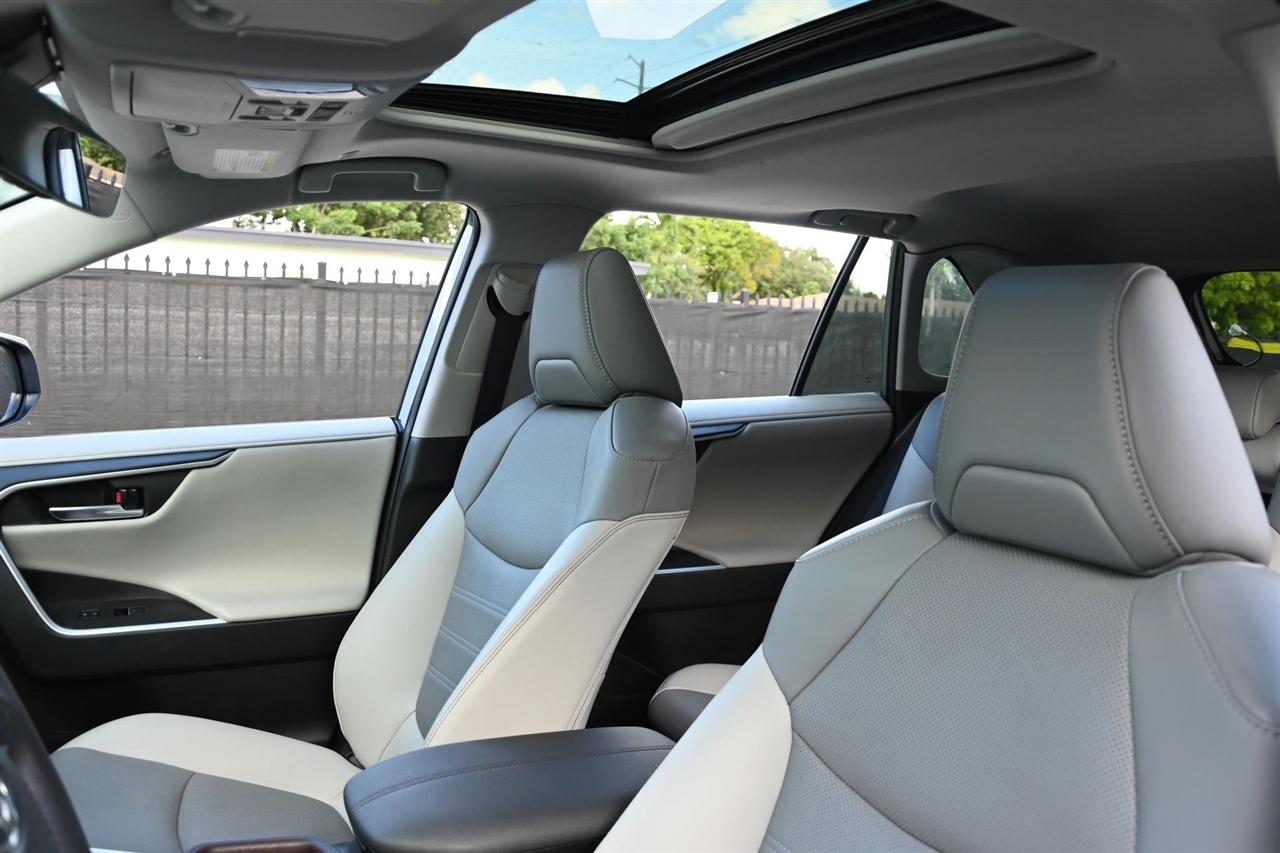 Toyota RAV4 photo 12