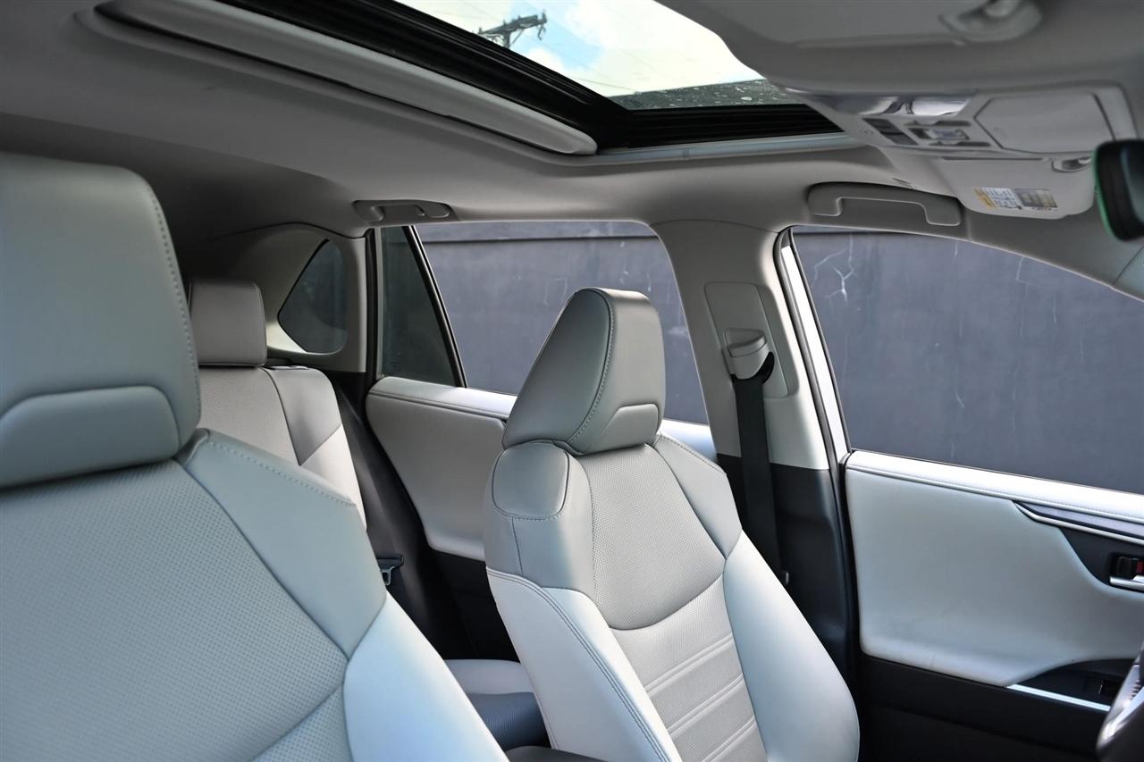 Toyota RAV4 photo 13