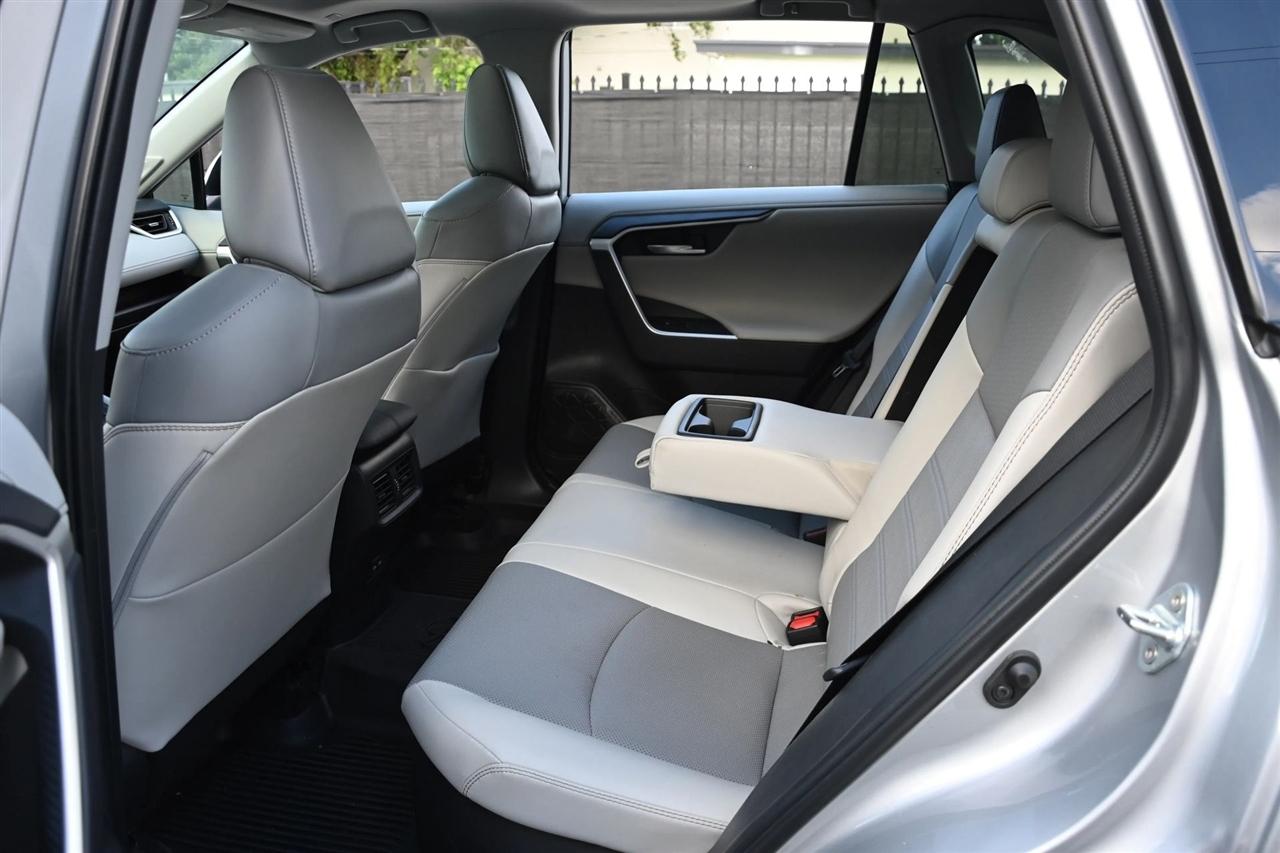 Toyota RAV4 photo 16