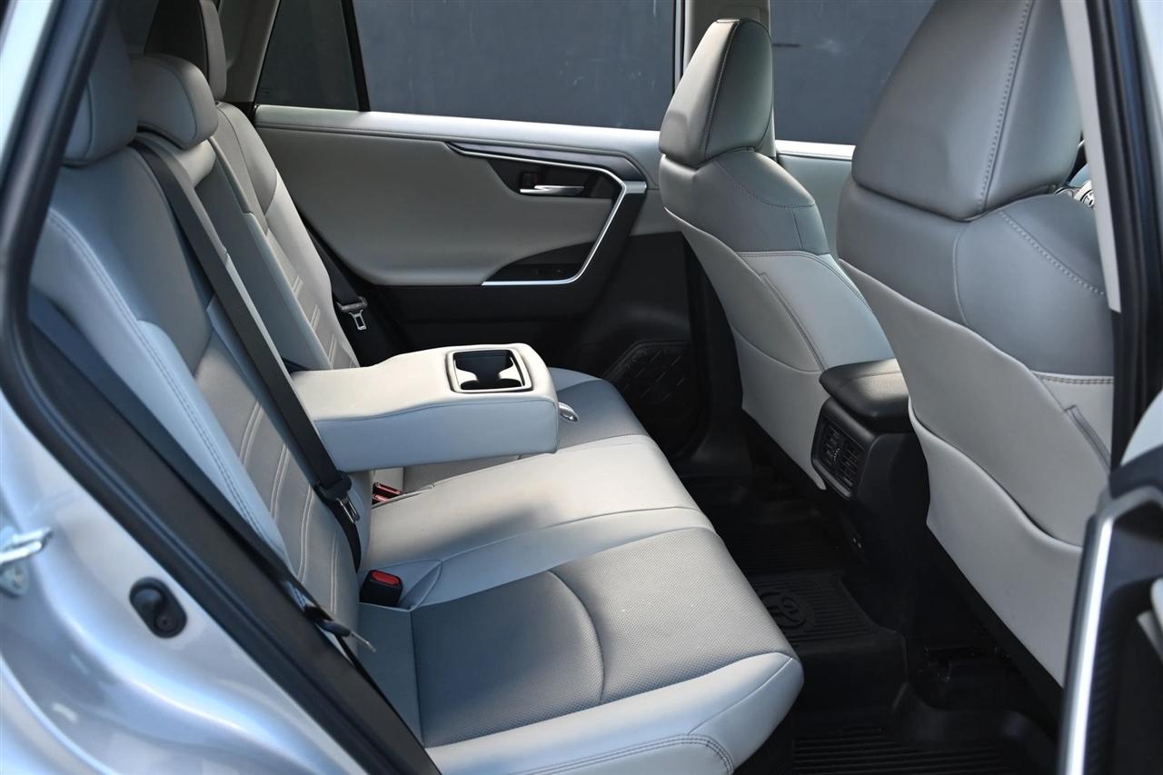 Toyota RAV4 photo 17