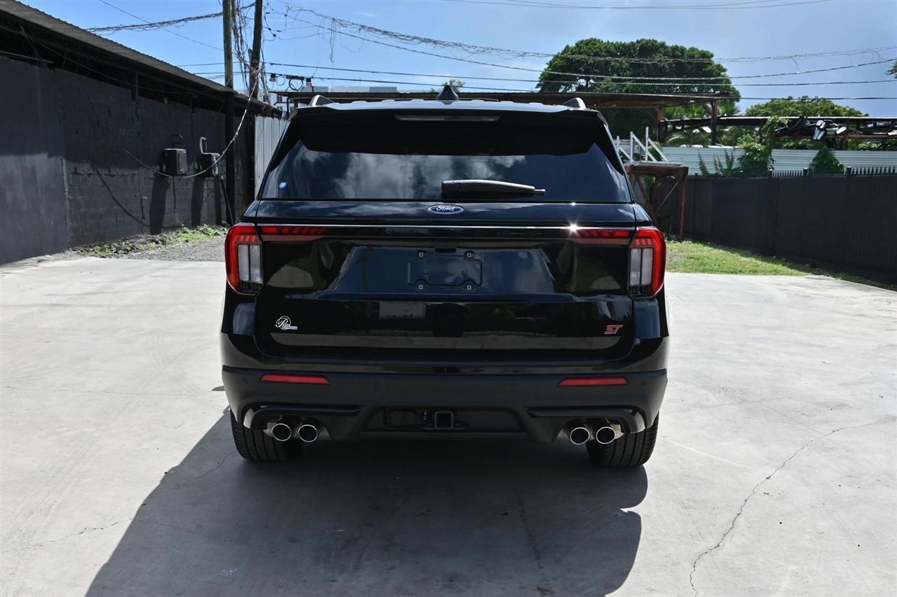 Ford Explorer photo 4