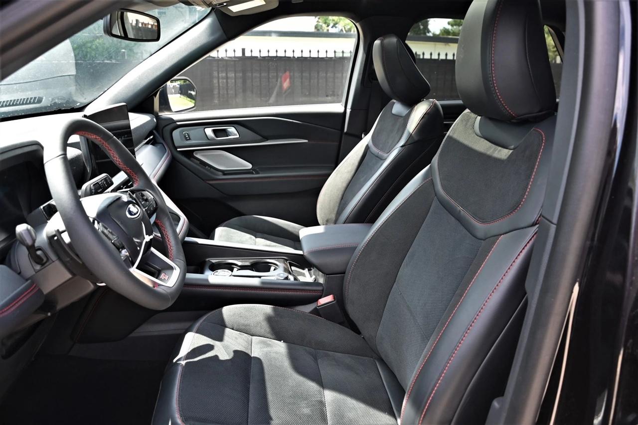 Ford Explorer photo 13