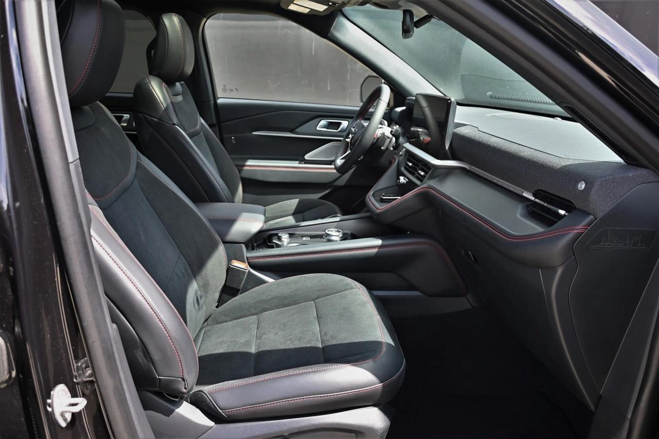 Ford Explorer photo 17