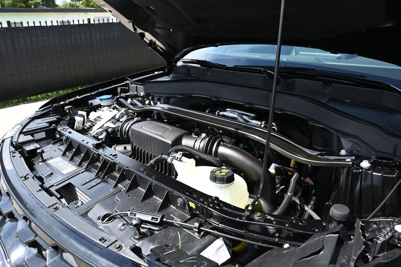 Ford Explorer photo 23