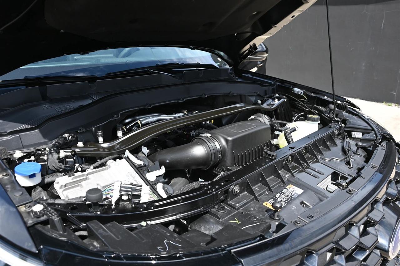 Ford Explorer photo 24