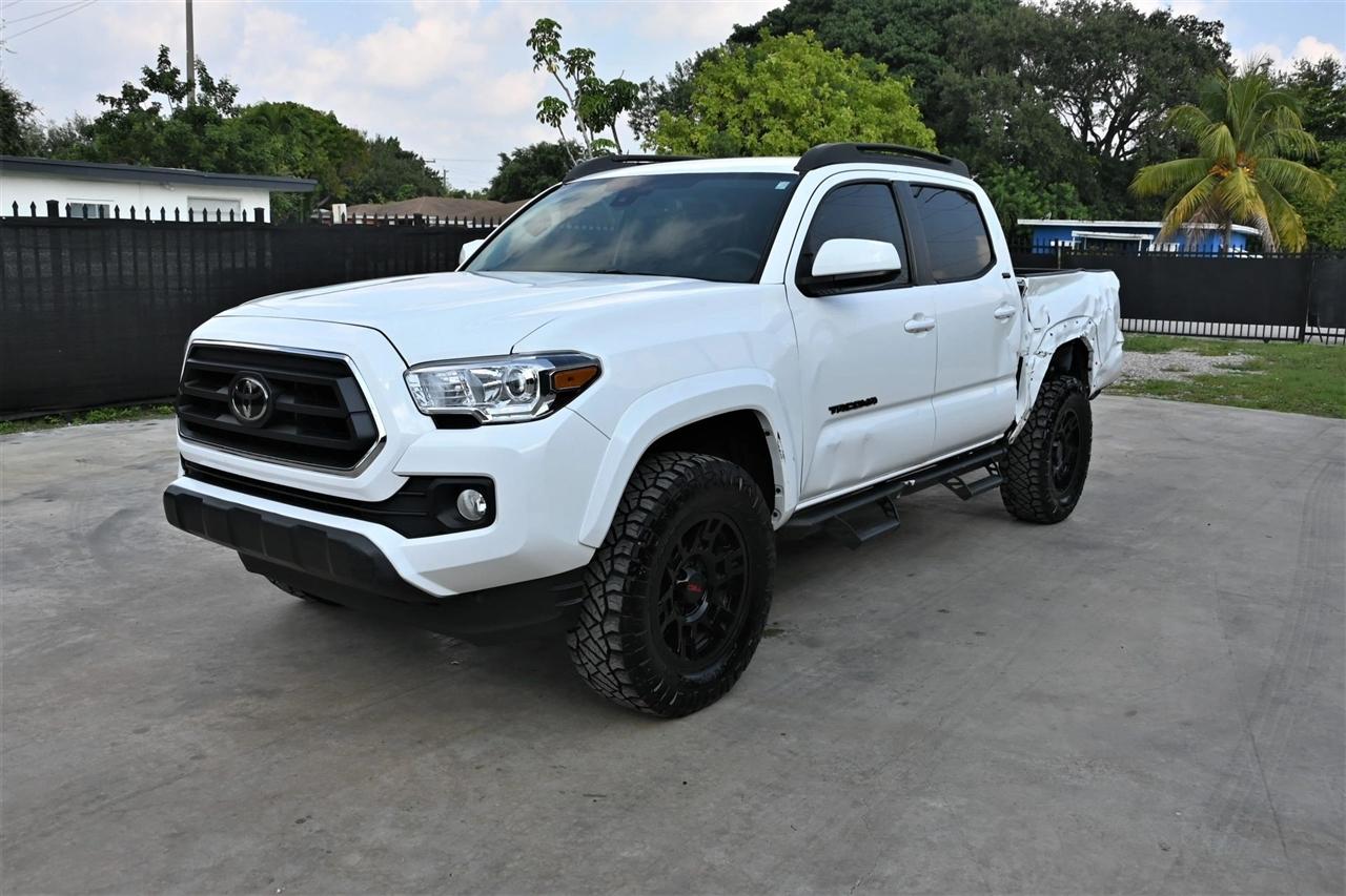 Toyota Tacoma photo 3