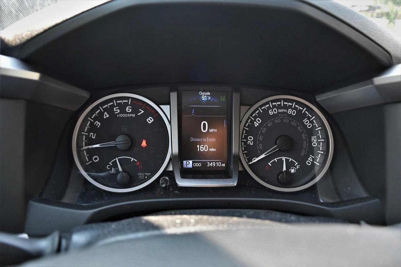 Toyota Tacoma photo 8