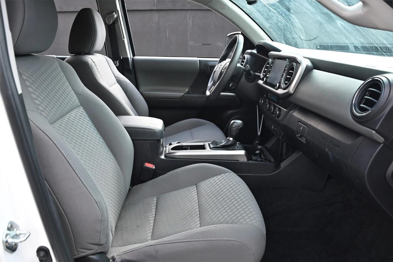 Toyota Tacoma photo 15