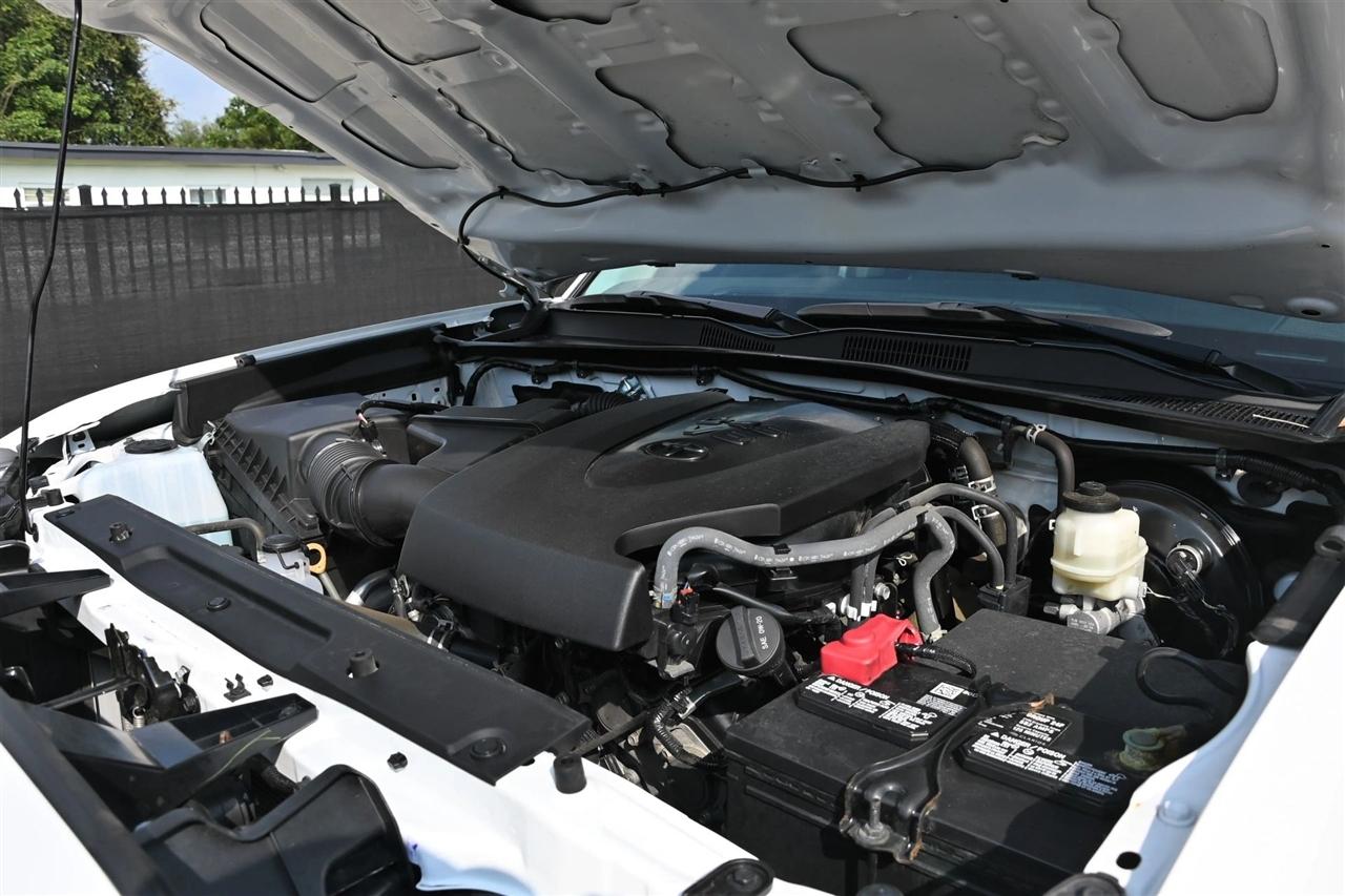 Toyota Tacoma photo 18