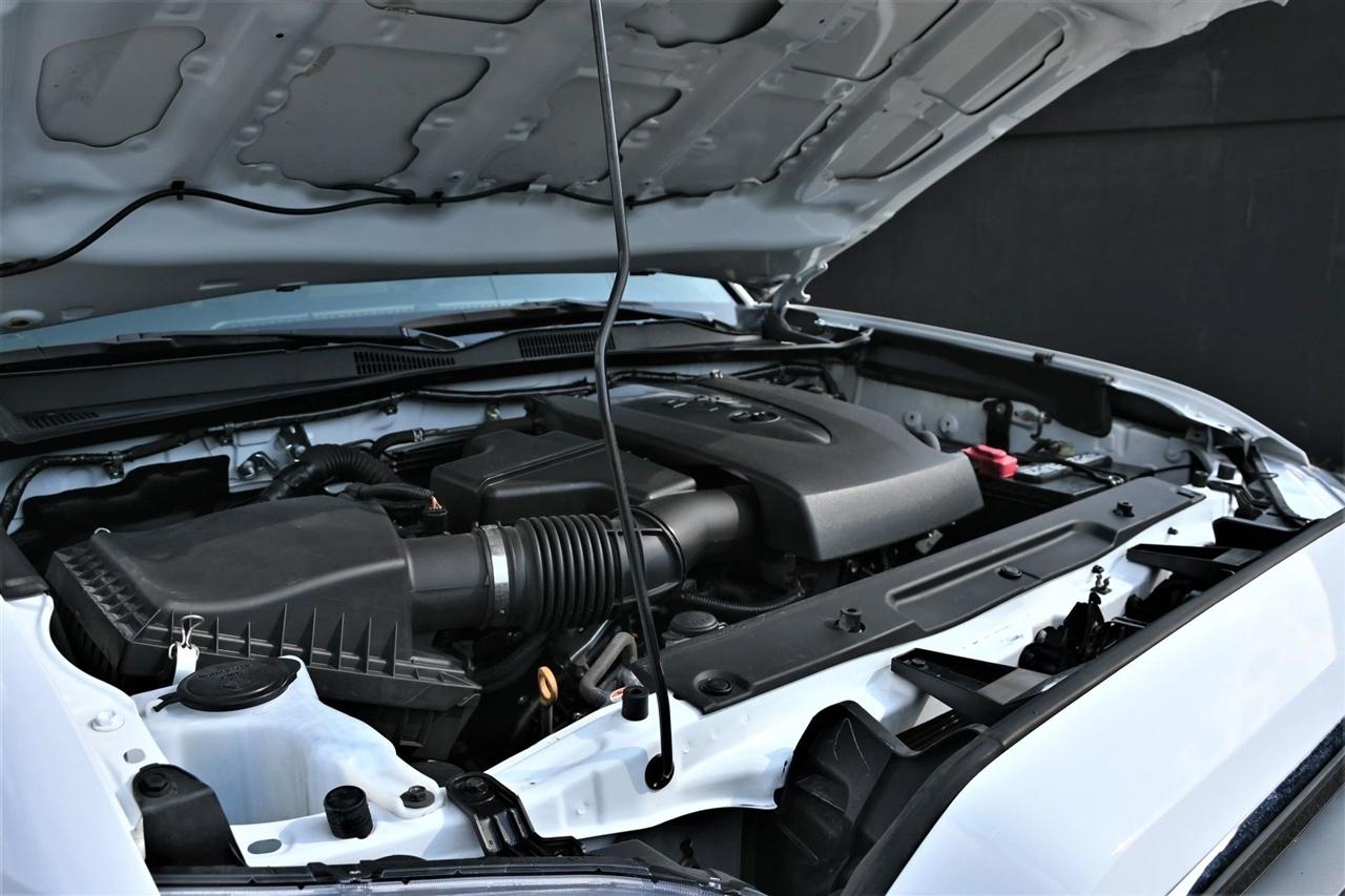 Toyota Tacoma photo 19