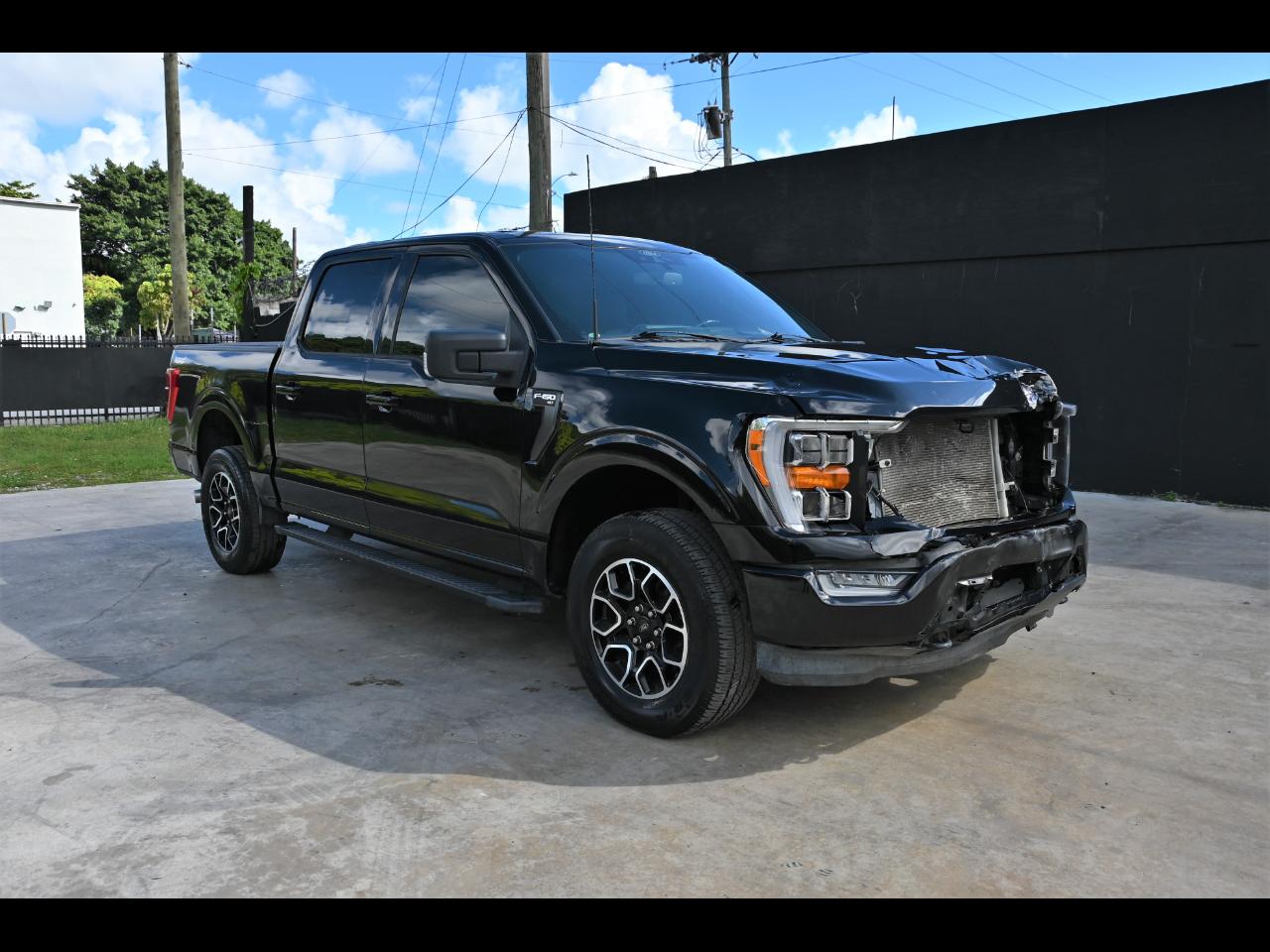 2022 Ford F-150 XLT Pickup 4D 5 1/2 ft