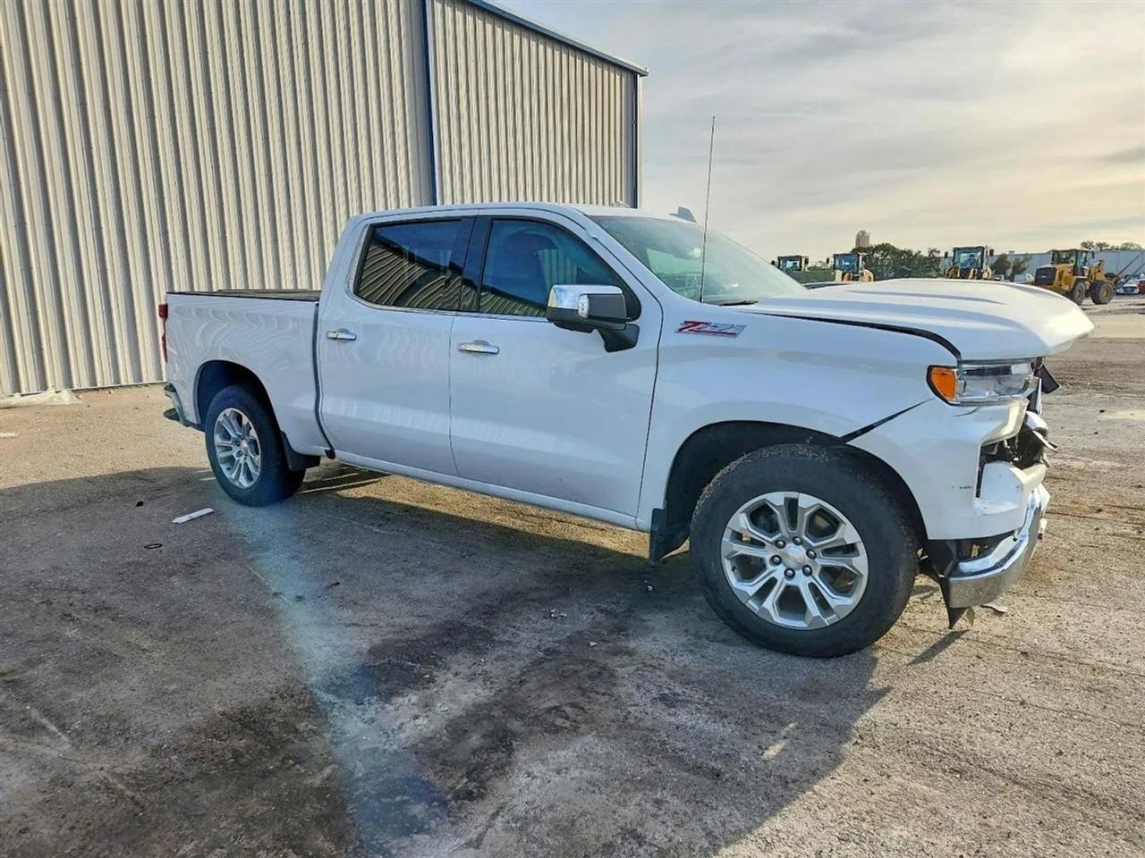 2024 Chevrolet Silverado 1500 LTZ Pickup 4D 5 3/4 ft