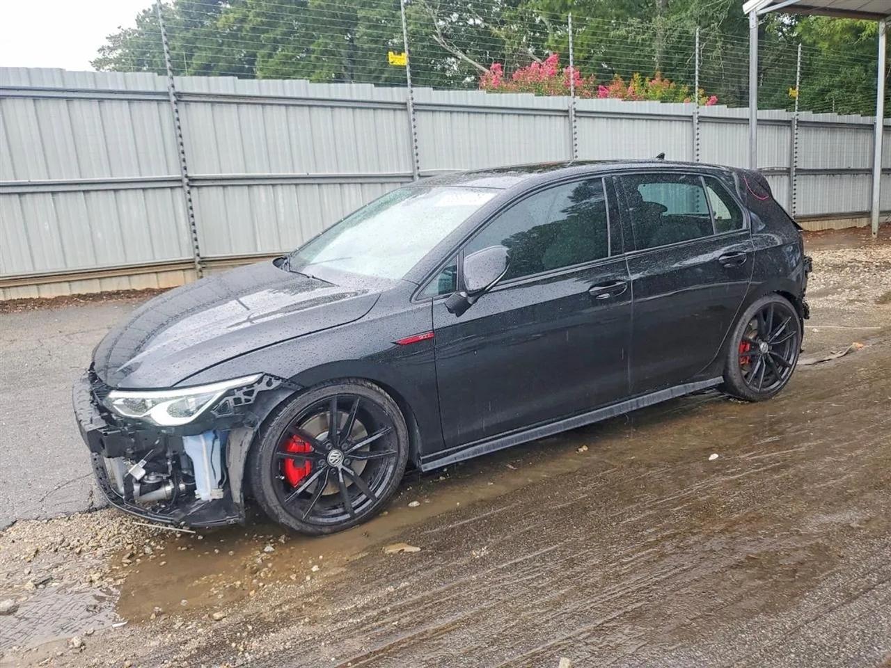 2024 Volkswagen Golf GTI SE Hatchback Sedan 4D