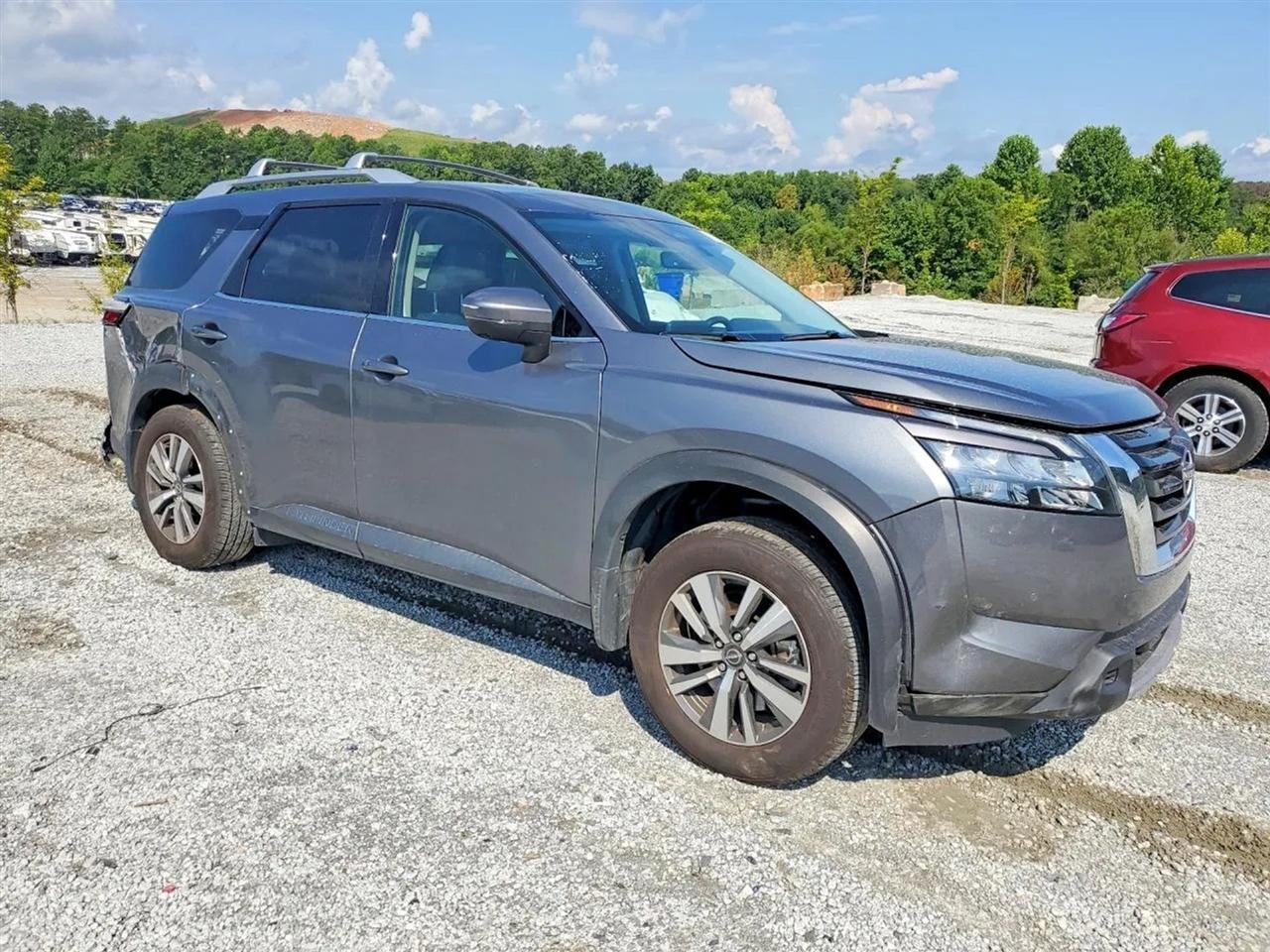 2025 Nissan Pathfinder SL Sport Utility 4D