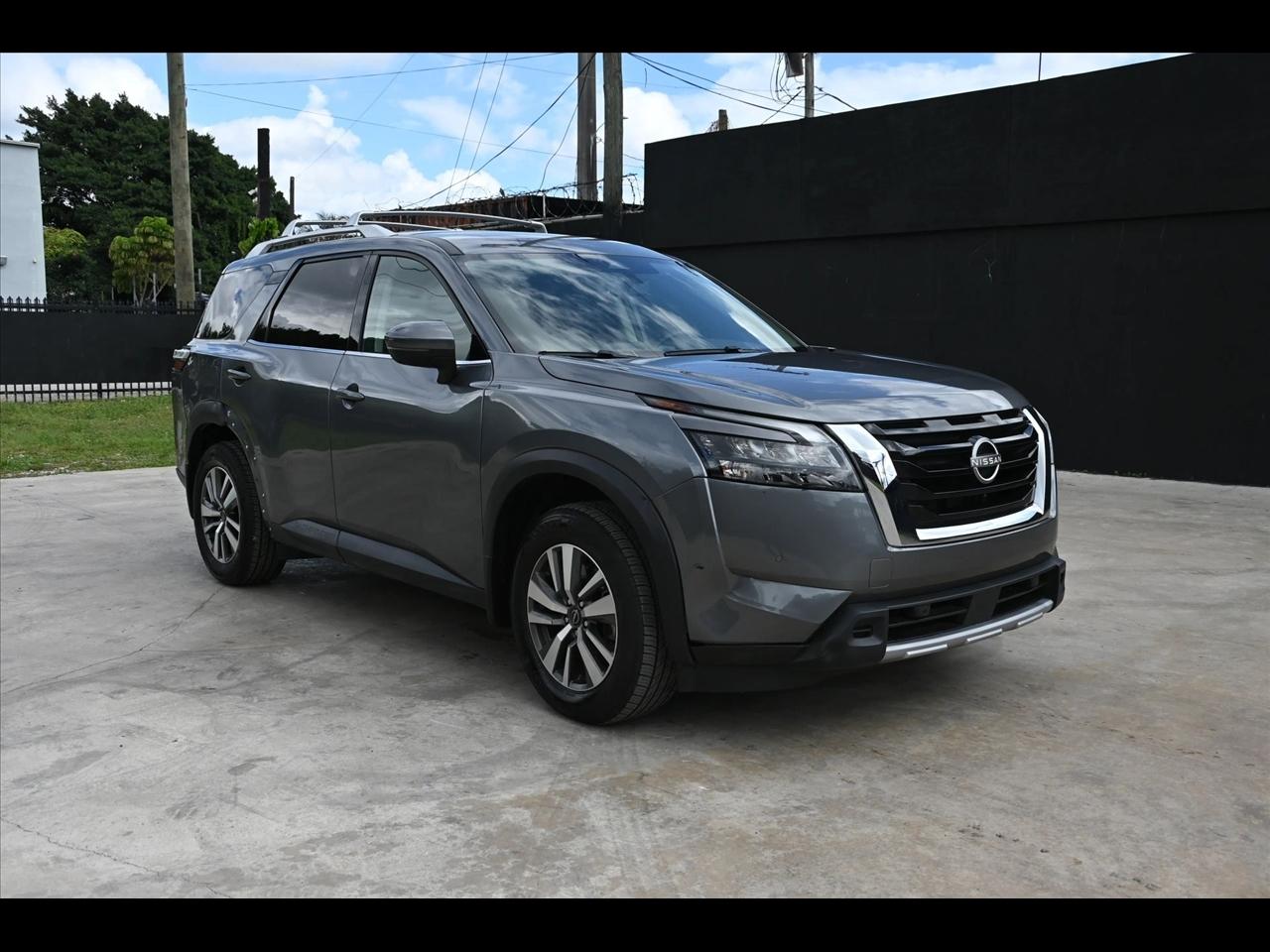 2025 Nissan Pathfinder SL Sport Utility 4D