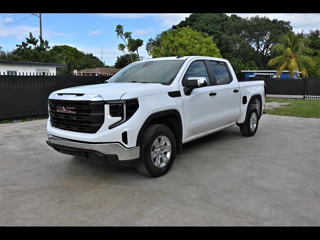 2024 GMC Sierra 1500 Pro Pickup 4D 5 3/4 ft